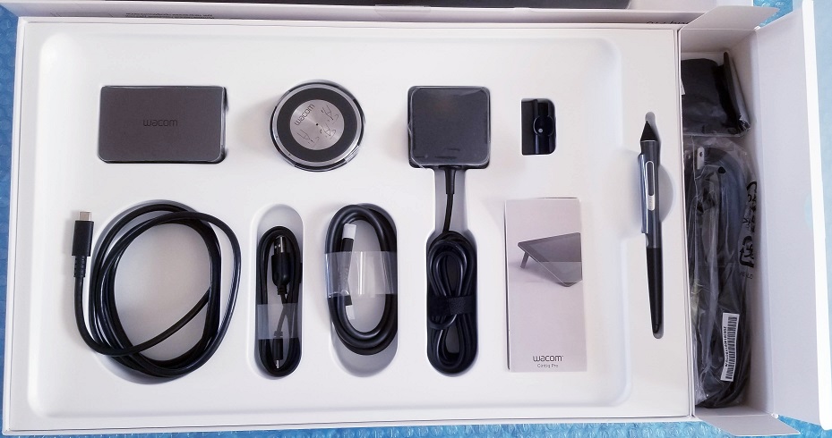 若者の大愛商品 Wacom (箱付き) 太く 本体と付属品 16】 Cintiq その他 